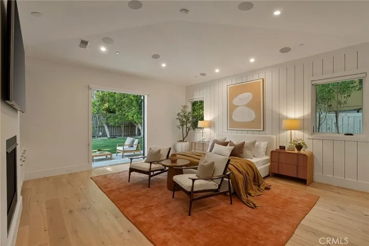 16130 Otsego Street, Encino, California 91436