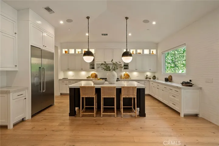 16130 Otsego Street, Encino, California 91436