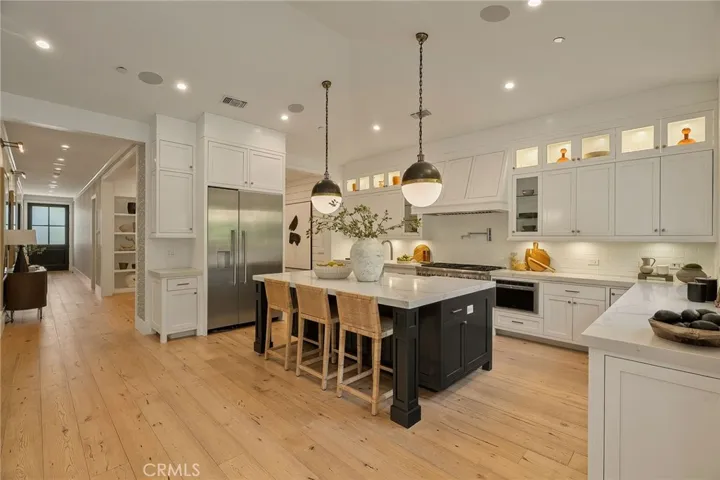 16130 Otsego Street, Encino, California 91436