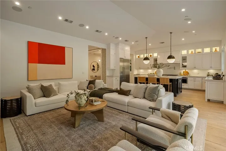 16130 Otsego Street, Encino, California 91436