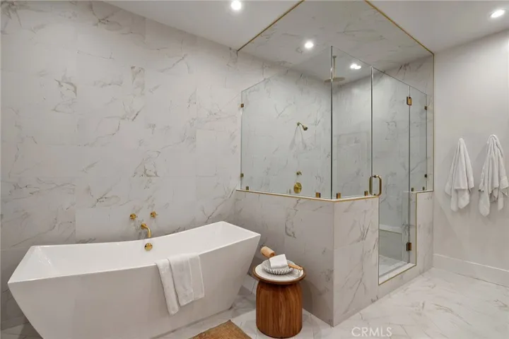 16130 Otsego Street, Encino, California 91436