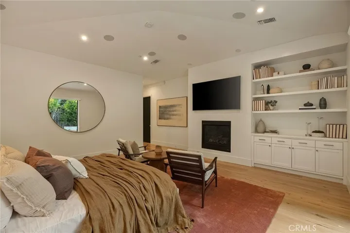 16130 Otsego Street, Encino, California 91436