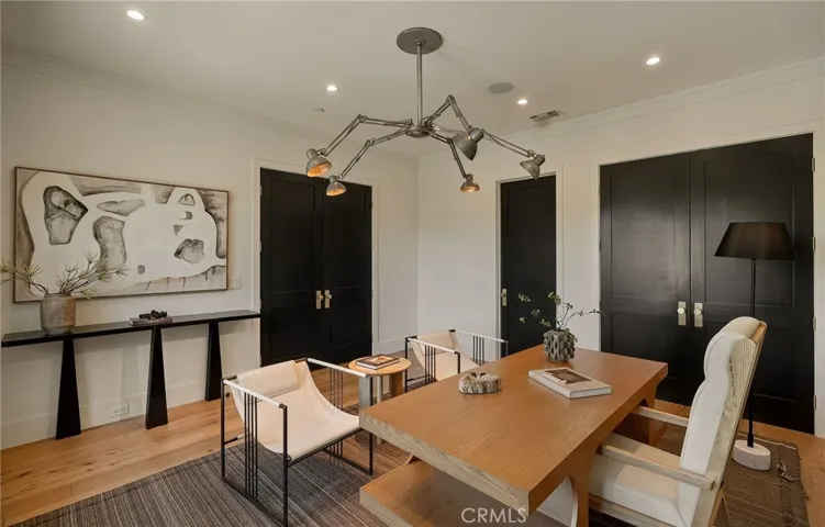 16130 Otsego Street, Encino, California 91436