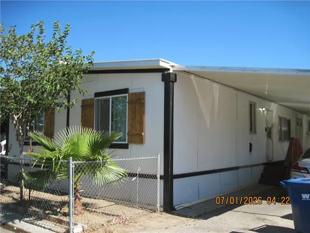 Mobile Home                front view