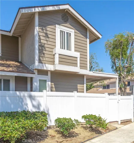 1650 S Campus Avenue 17, Ontario, California 91761
