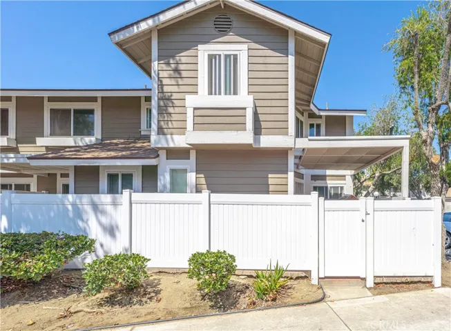 1650 S Campus Avenue 17, Ontario, California 91761