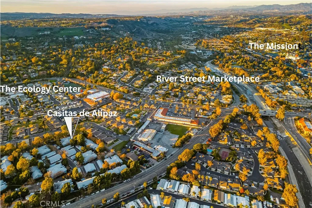2 blocks from Riverstreet Market place and Mission