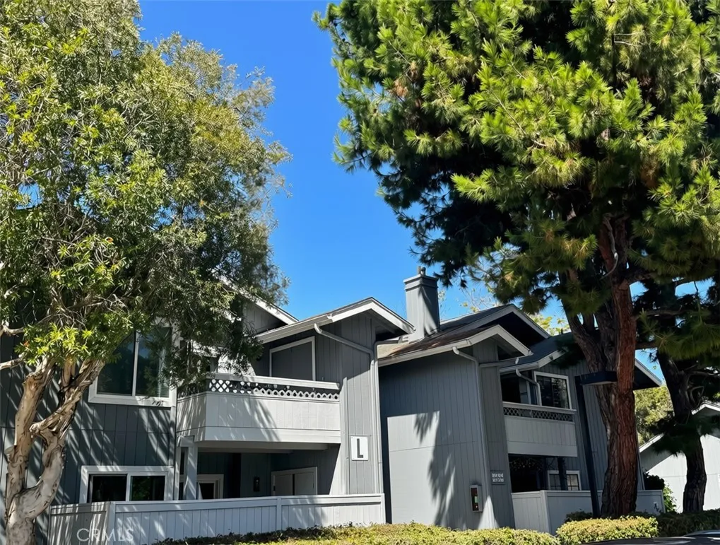 Second story patio