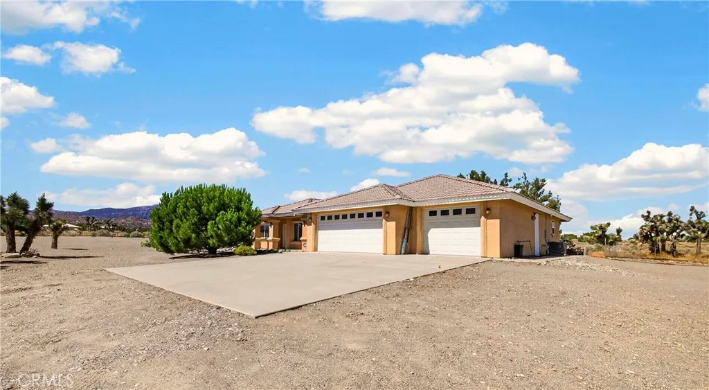 10624 Nugget, Phelan, California 92371 — photo 5