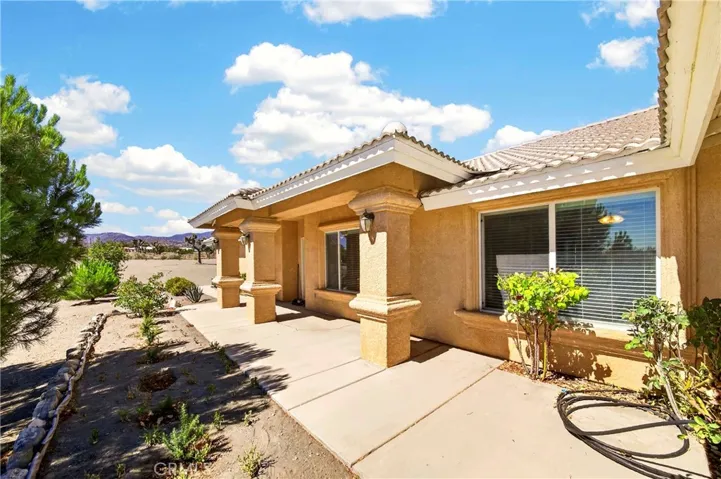 10624 Nugget, Phelan, California 92371