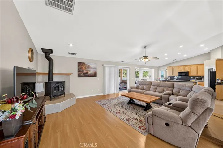 10624 Nugget, Phelan, California 92371