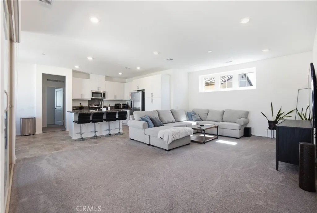 Detached condo/ Living Room