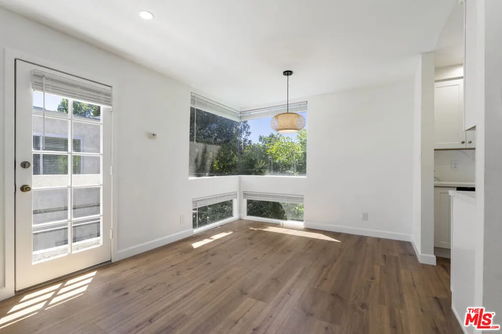 4238 Whitsett Avenue 201, Studio City, California 91604 — photo 5