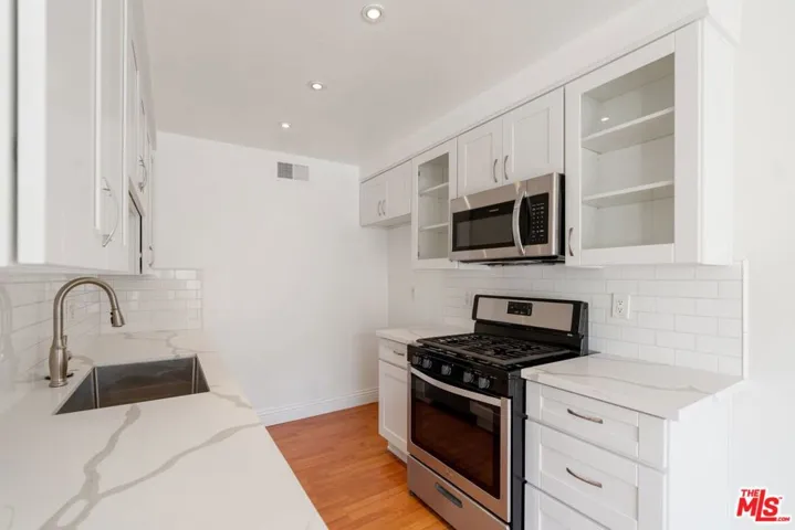 4238 Whitsett Avenue 201, Studio City, California 91604