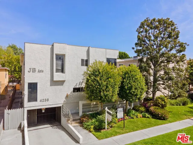 4238 Whitsett Avenue 201, Studio City, California 91604