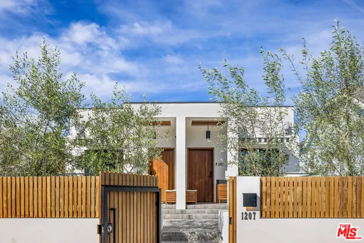 1205 N Genesee Avenue, West Hollywood, California 90046