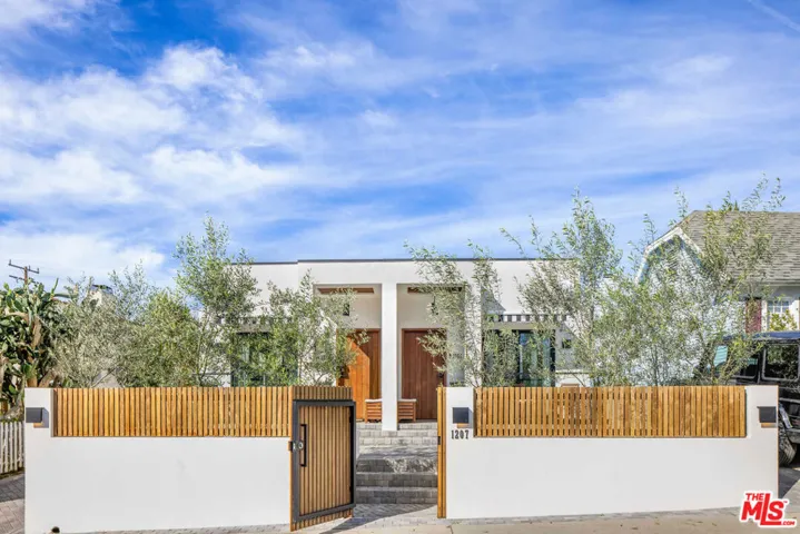 1205 N Genesee Avenue, West Hollywood, California 90046