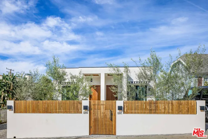 1205 N Genesee Avenue, West Hollywood, California 90046