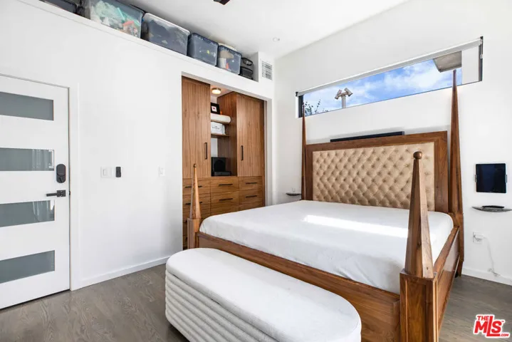 1205 N Genesee Avenue, West Hollywood, California 90046