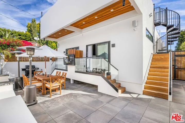 1205 N Genesee Avenue, West Hollywood, California 90046