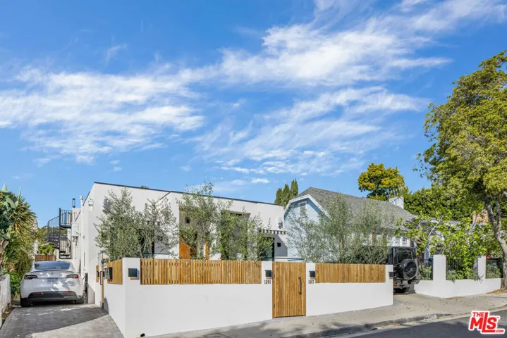1205 N Genesee Avenue, West Hollywood, California 90046