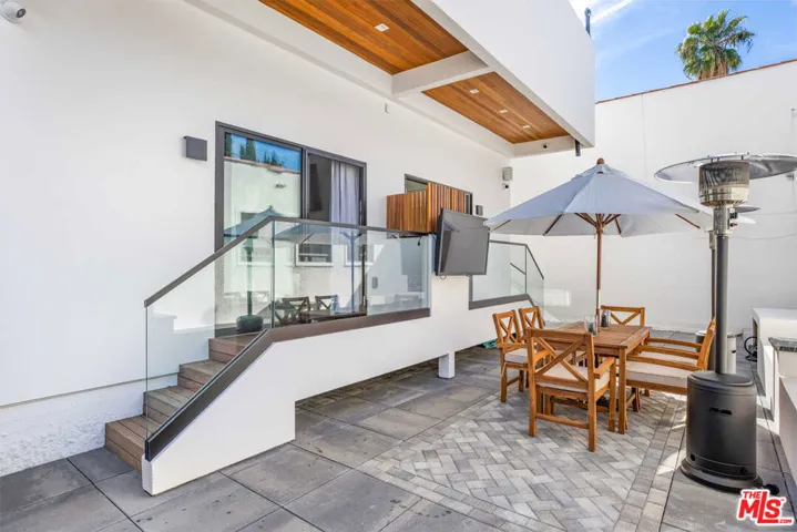 1205 N Genesee Avenue, West Hollywood, California 90046