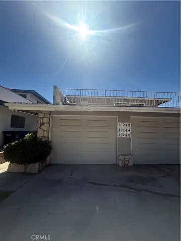 Attached garage (1)