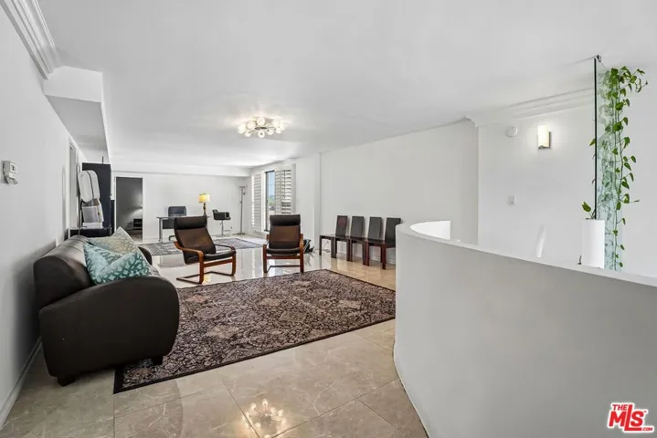 325 N Oakhurst Drive Ph2, Beverly Hills, California 90210