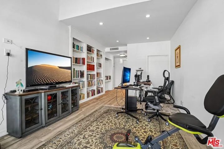 325 N Oakhurst Drive Ph2, Beverly Hills, California 90210