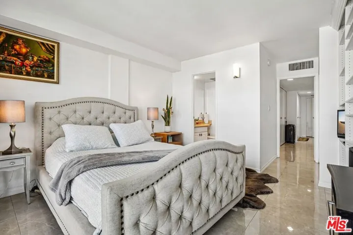 325 N Oakhurst Drive Ph2, Beverly Hills, California 90210