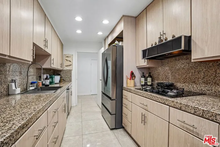 325 N Oakhurst Drive Ph2, Beverly Hills, California 90210
