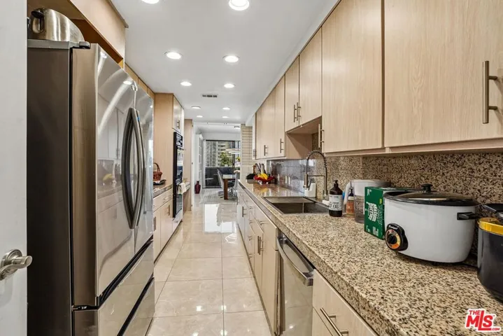 325 N Oakhurst Drive Ph2, Beverly Hills, California 90210