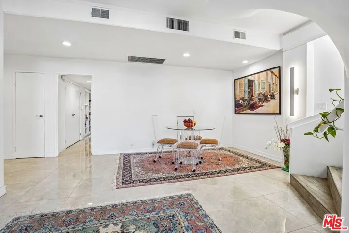 325 N Oakhurst Drive Ph2, Beverly Hills, California 90210