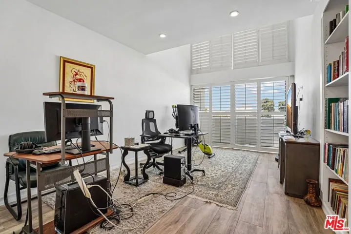 325 N Oakhurst Drive Ph2, Beverly Hills, California 90210
