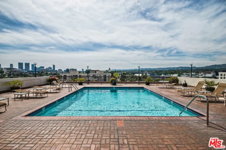 325 N Oakhurst Drive Ph2, Beverly Hills, California 90210