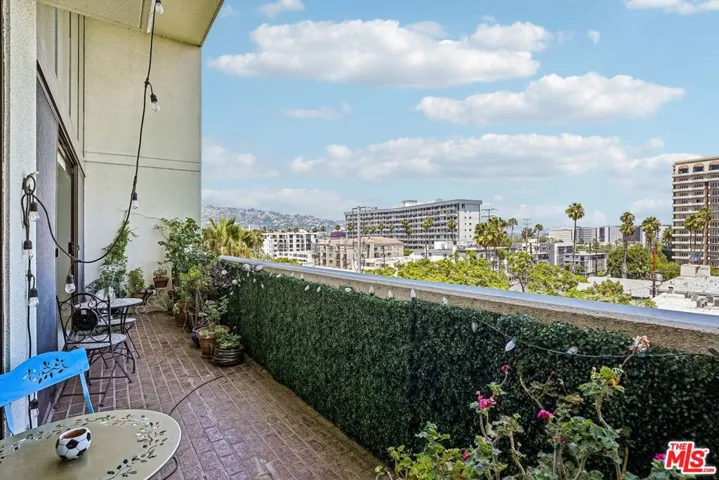 325 N Oakhurst Drive Ph2, Beverly Hills, California 90210
