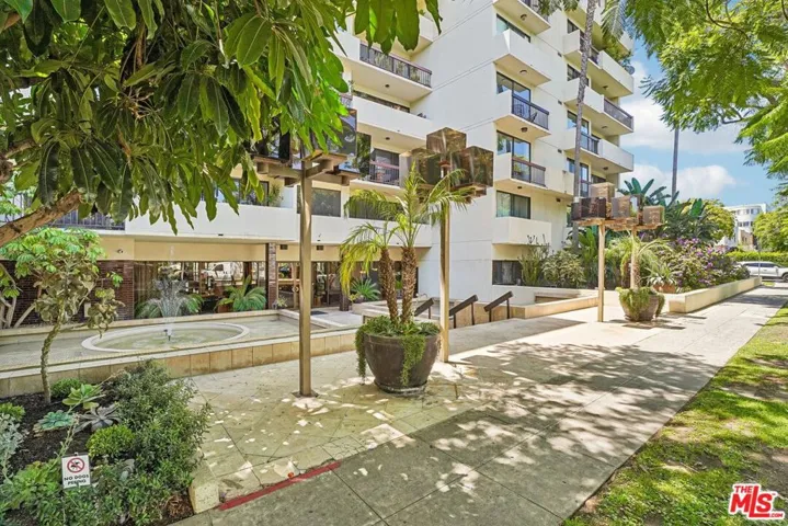 325 N Oakhurst Drive Ph2, Beverly Hills, California 90210