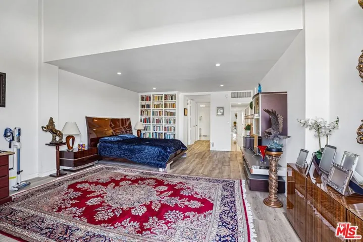 325 N Oakhurst Drive Ph2, Beverly Hills, California 90210