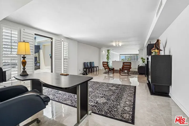 325 N Oakhurst Drive Ph2, Beverly Hills, California 90210
