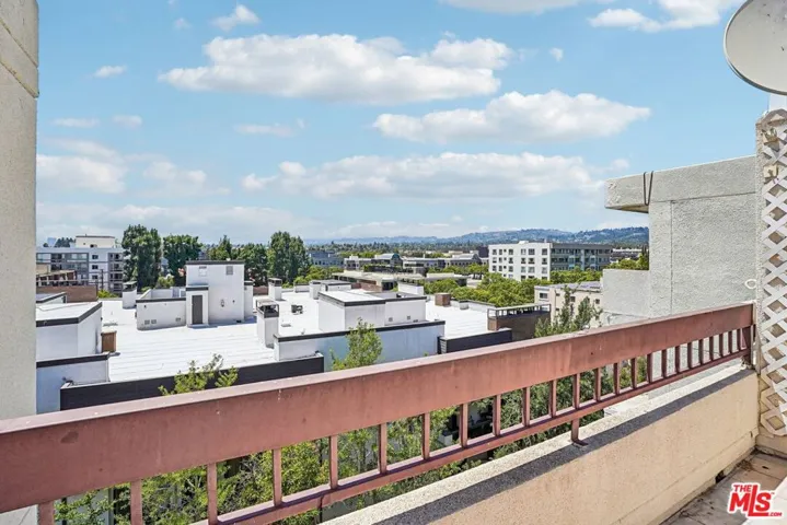 325 N Oakhurst Drive Ph2, Beverly Hills, California 90210