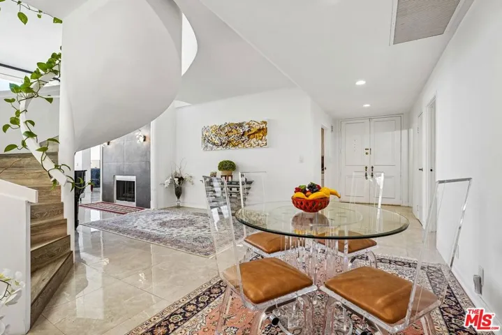 325 N Oakhurst Drive Ph2, Beverly Hills, California 90210