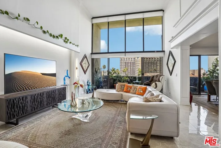 325 N Oakhurst Drive Ph2, Beverly Hills, California 90210