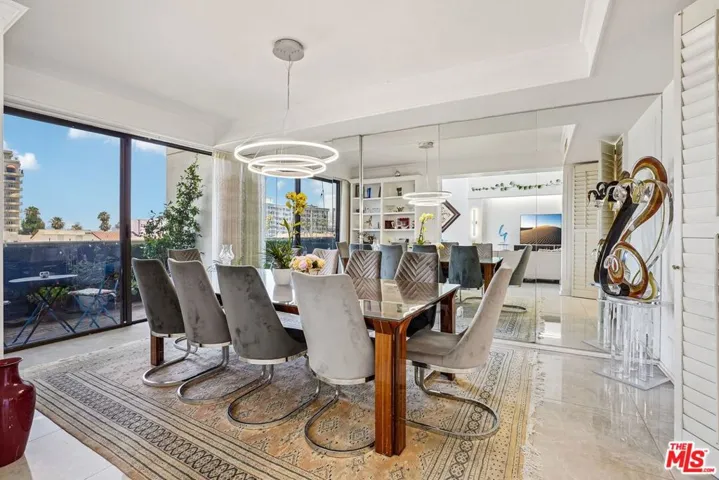 325 N Oakhurst Drive Ph2, Beverly Hills, California 90210