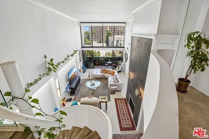 325 N Oakhurst Drive Ph2, Beverly Hills, California 90210