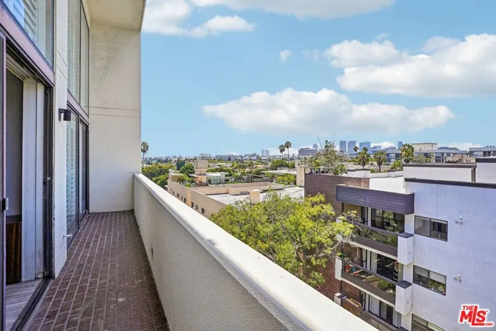 325 N Oakhurst Drive Ph2, Beverly Hills, California 90210