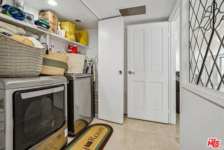 325 N Oakhurst Drive Ph2, Beverly Hills, California 90210