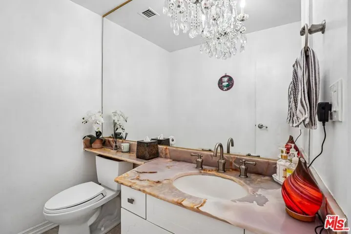 325 N Oakhurst Drive Ph2, Beverly Hills, California 90210