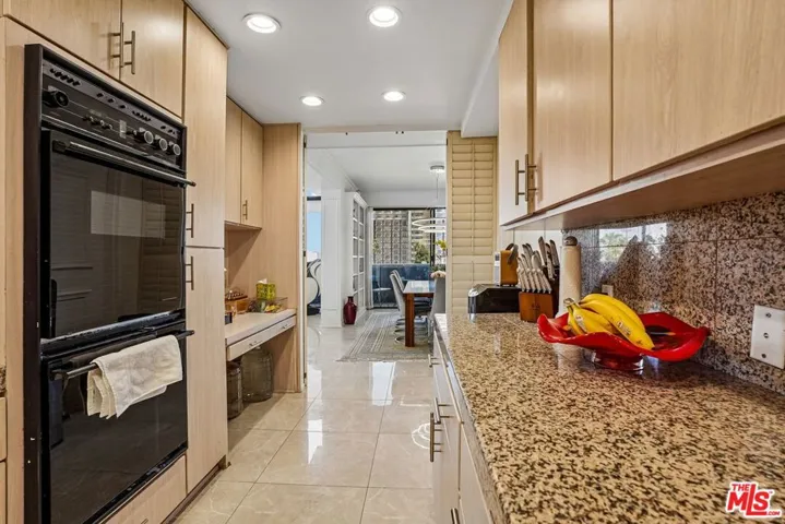 325 N Oakhurst Drive Ph2, Beverly Hills, California 90210