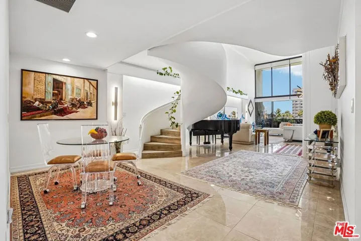 325 N Oakhurst Drive Ph2, Beverly Hills, California 90210