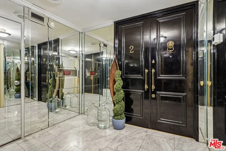 325 N Oakhurst Drive Ph2, Beverly Hills, California 90210